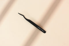 Lash It Out Application Tweezer