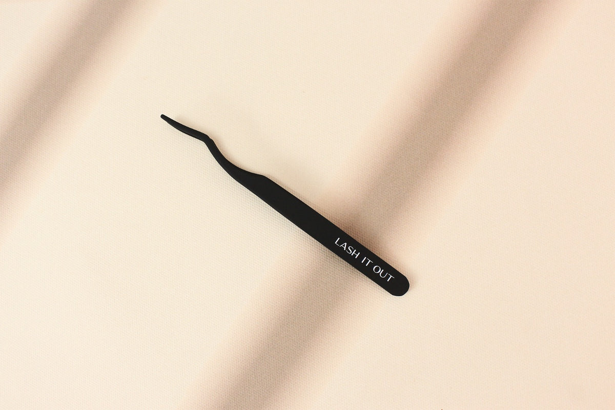 Lash It Out Application Tweezer